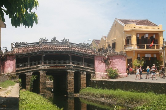 Hội[-]An:[-]Nước[-]dưới[-]chân[-]Chùa[-]Cầu[-]ô[-]nhiễm[-]nặng